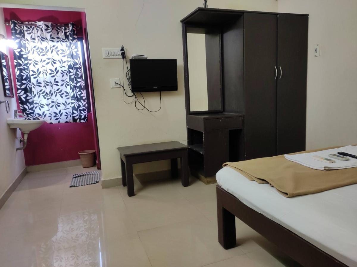 Subasree Cottage Tirunallar Ngoại thất bức ảnh