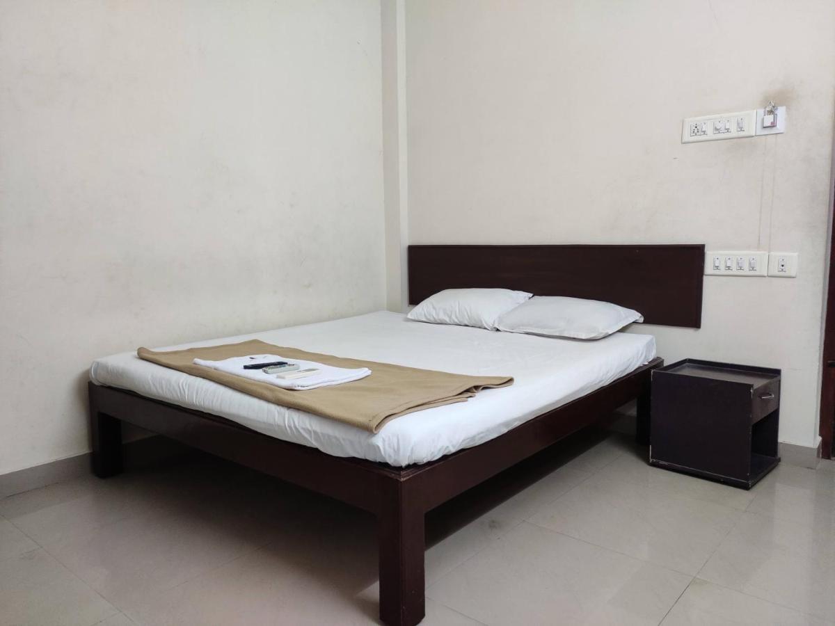 Subasree Cottage Tirunallar Ngoại thất bức ảnh