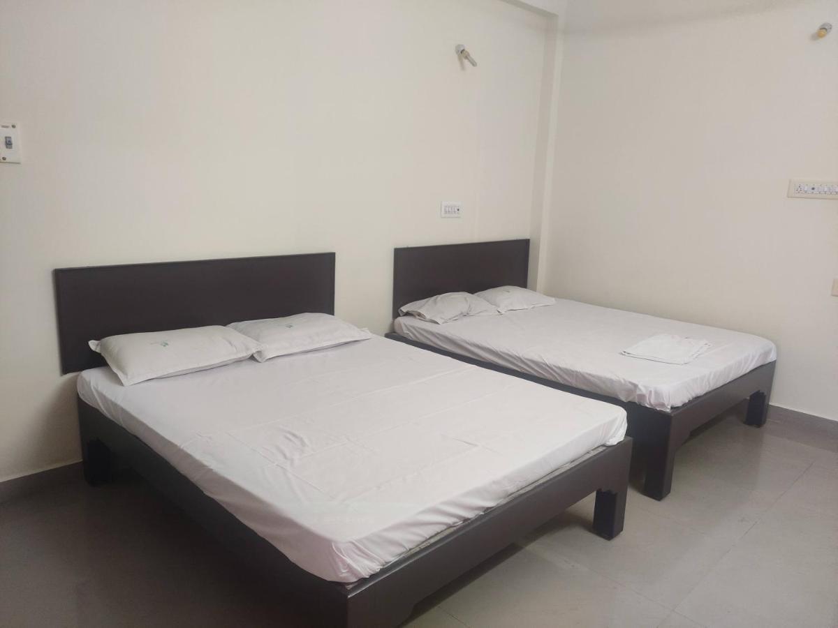 Subasree Cottage Tirunallar Ngoại thất bức ảnh