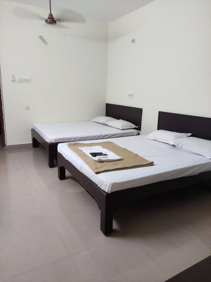 Subasree Cottage Tirunallar Ngoại thất bức ảnh