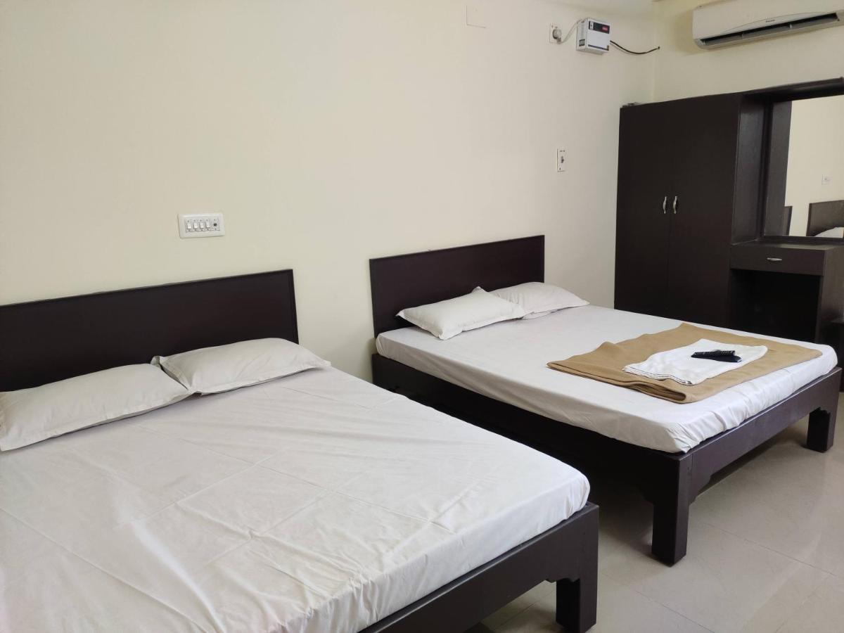 Subasree Cottage Tirunallar Ngoại thất bức ảnh