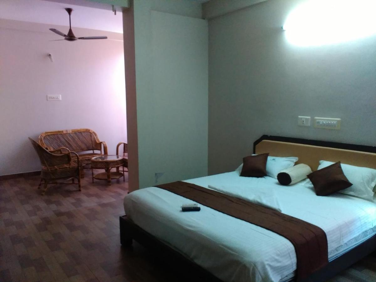 Subasree Cottage Tirunallar Ngoại thất bức ảnh